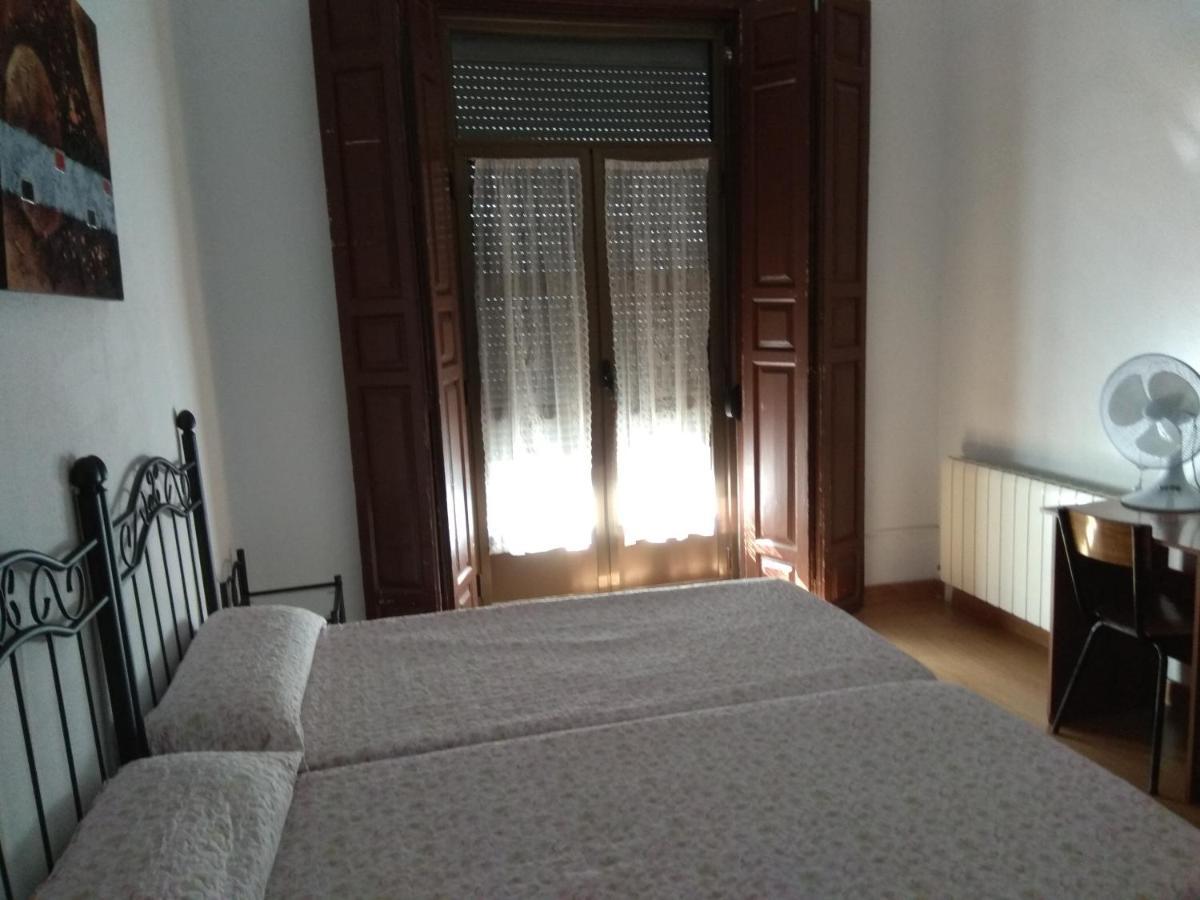 Pension Carretero Caces 外观 照片
