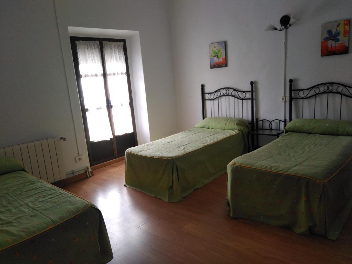 Pension Carretero Caces 外观 照片